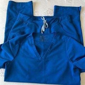 Womens Figs scrubs, size large. Royal blue
